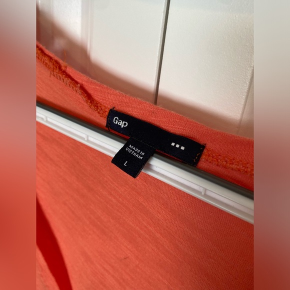 GAP orange lace sleeve tee - Picture 3 of 4